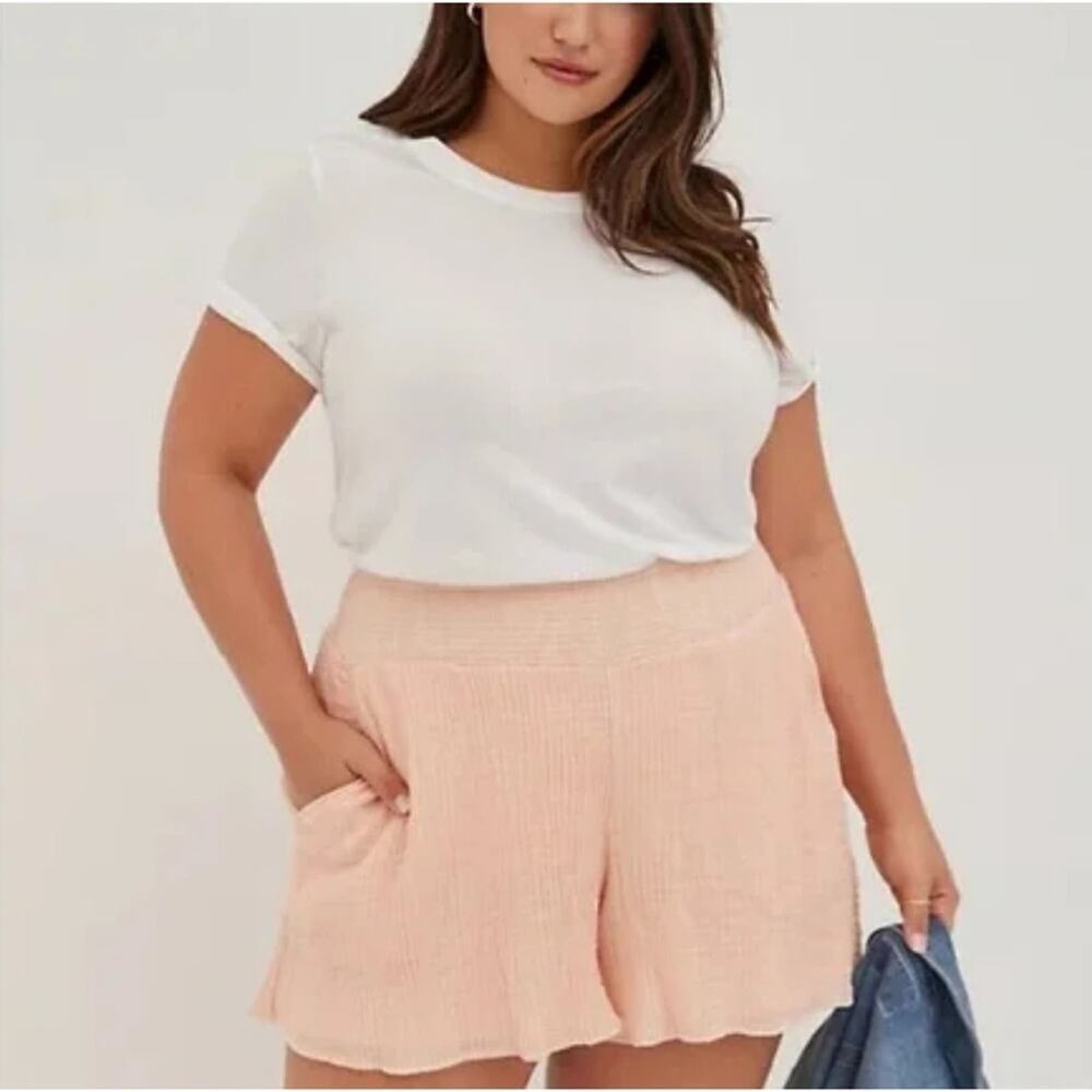 Torrid pink and white 5 Inch Textured Gauze High-Rise Short size 3 3X new!!!